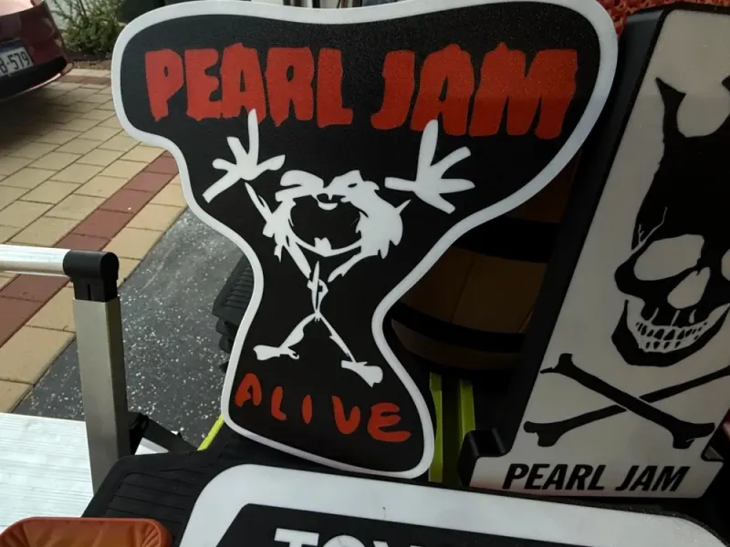 Pearl Jam stickman lightbox