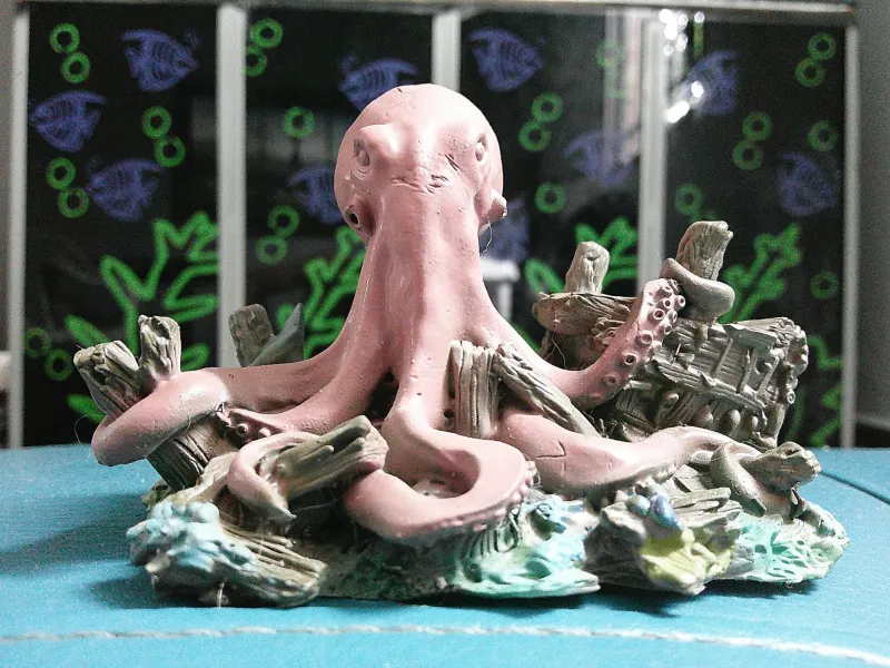 Decoración de acuario con pulpo abisal