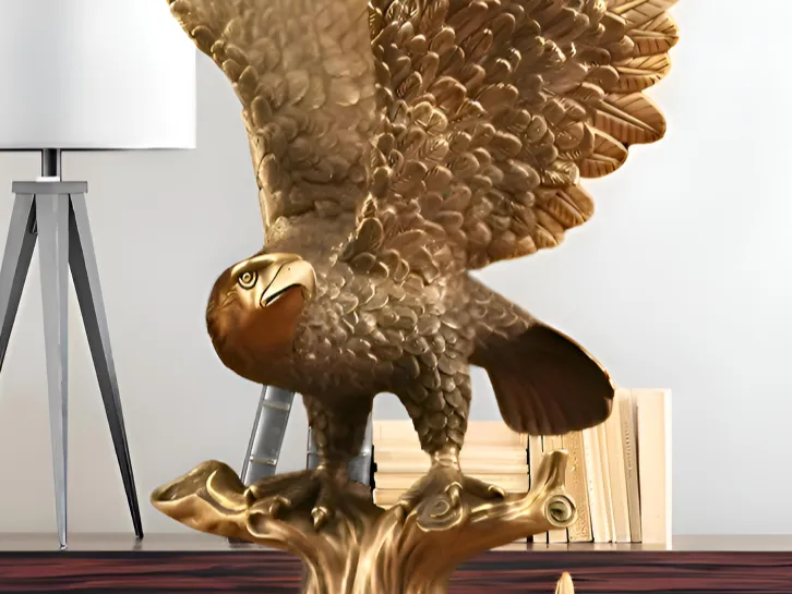 Adler mit ausgebreiteten Schwingen