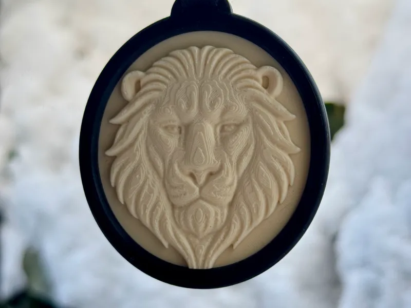 Lion Medallion Pendant Relief Keychain