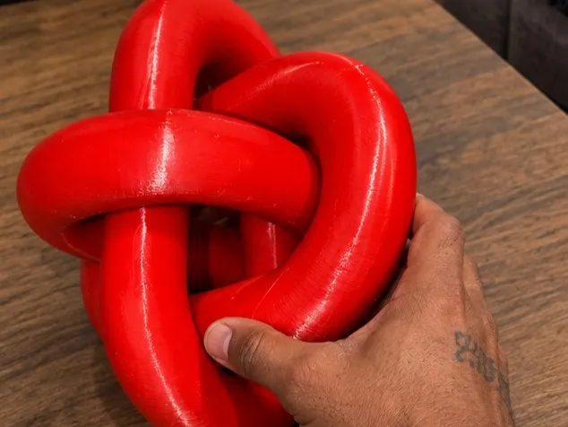 Escultura de Nó Entrelaçado