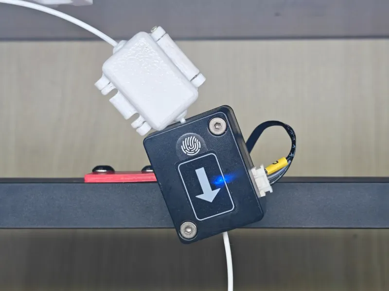 3D Printing Filament Dust and Burr Removal Box