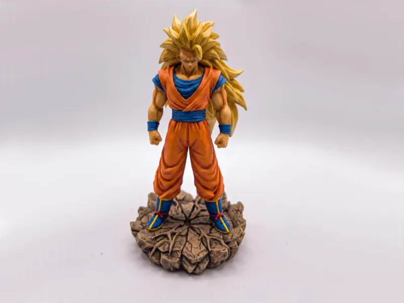 Goku Super Saiyan 3 figurine
