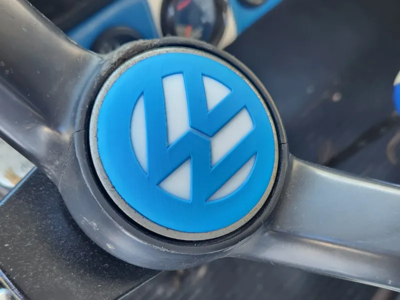 ロゴ付きVWホーンボタン