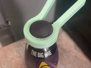 Universal Bottle Cap Opener
