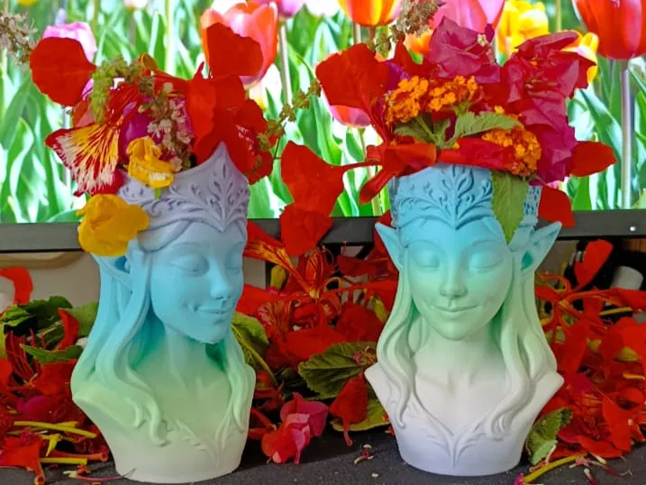 Queen of the Elves Vase
