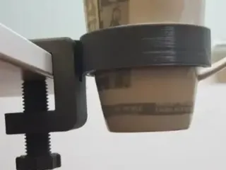 screw on cup holder