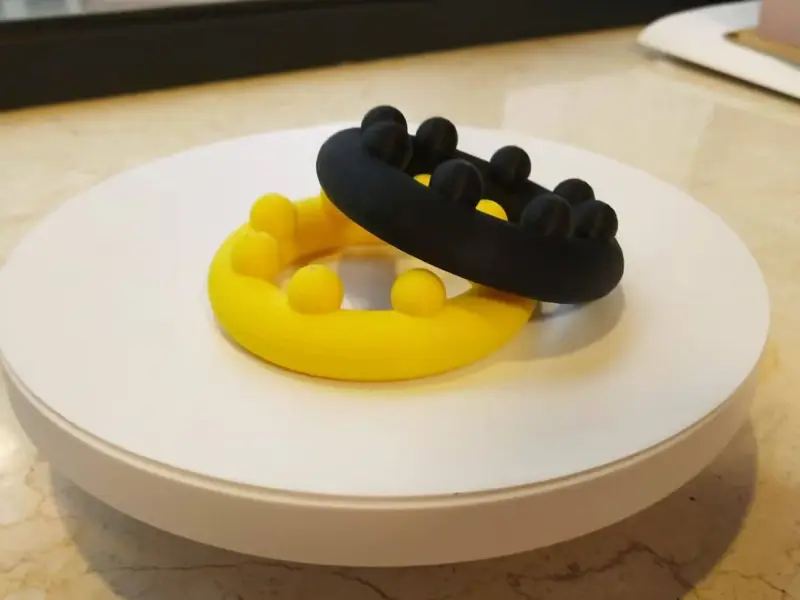The hand-held multifunctional massager