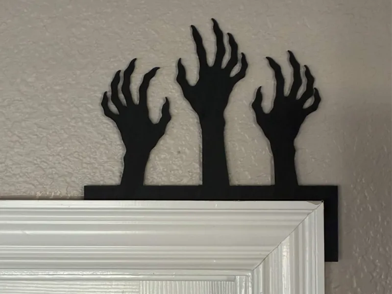 Adorno Superior de Puerta de Manos de Zombi para Halloween