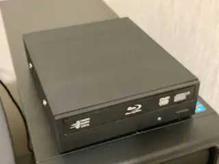 内蔵DVDドライブのケース