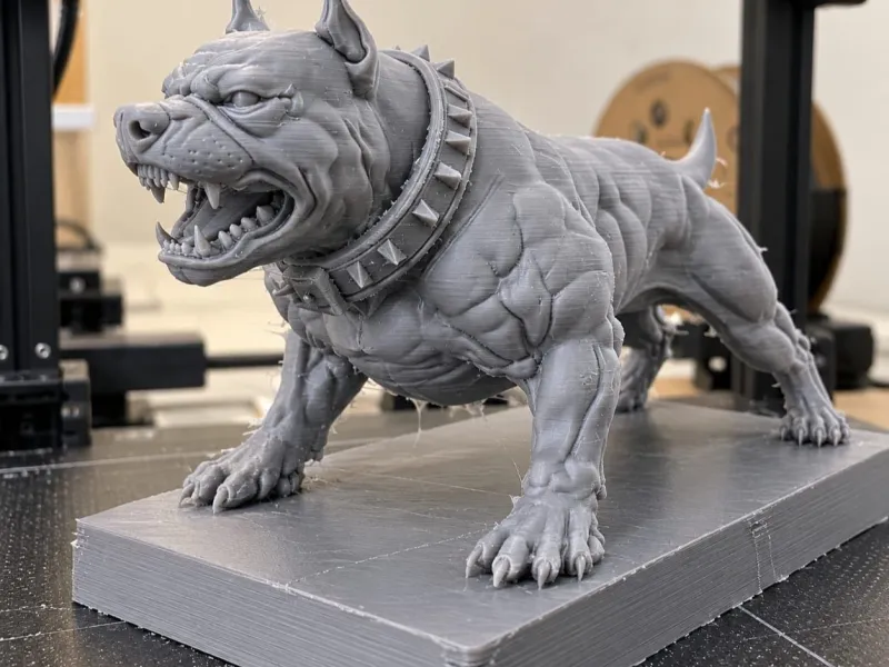 Pitbull STL – Statua di cane aggressivo stampabile in 3D con base