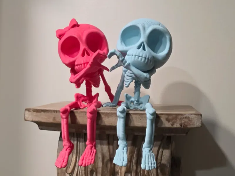 Chill Skeletons - Heart Hands