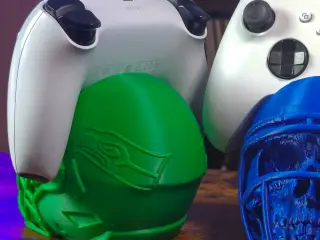 Superbowl 2026 - Football Helmet Skull Controller Stands