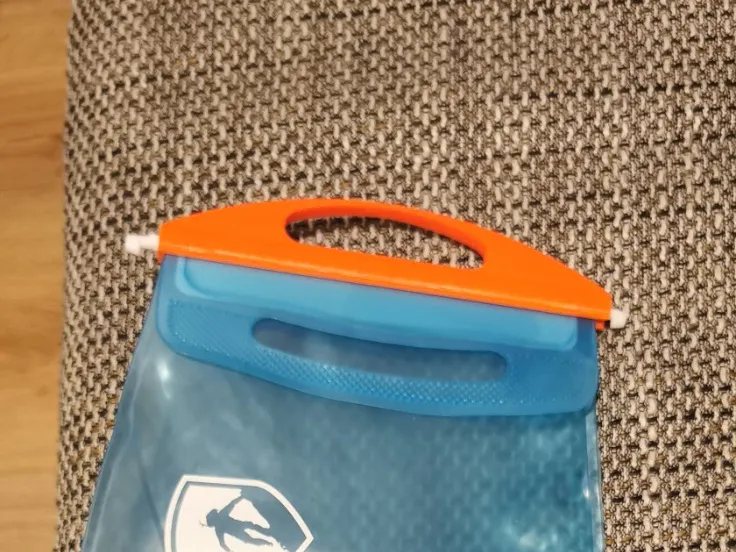 Chiusura / supporto per sacca idrica (clip per sacca d'acqua)
