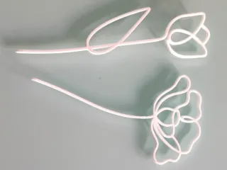 Minimalist Wire Flowers - Vase Decor