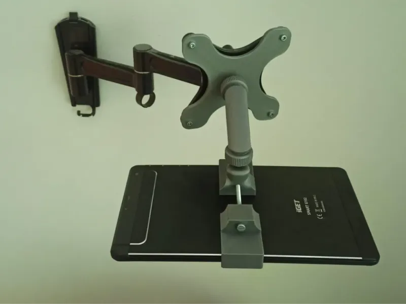 适用于各种尺寸手机和平板电脑的通用支架