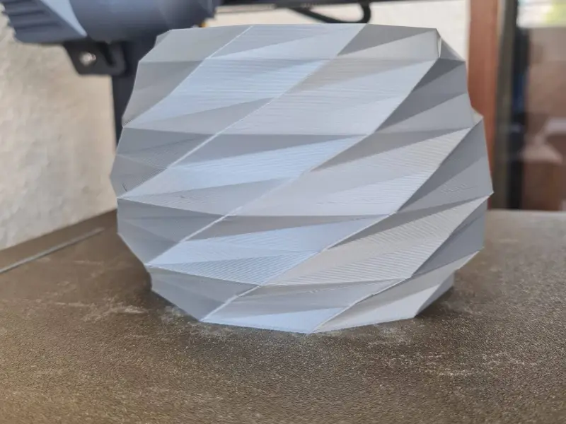 Simple Spiral low poly Vase/Planter
