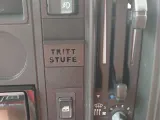 Schalttafeleinsatz Trittstufe ausgefahren-0