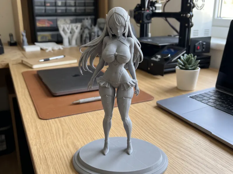 Horna de Exibitionist Anime Model Figure