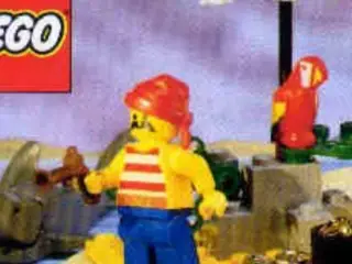 Lego separated by color, Desert Island Pirates