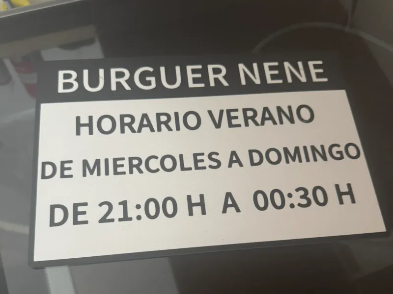 letrero HORARIO VERANO