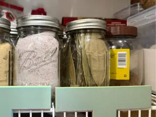 Closetmaid wire shelf guardrail and label