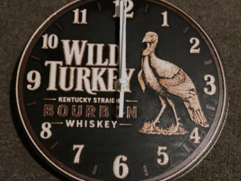 MagicRelief Project Relógio de Uísque Wild Turkey