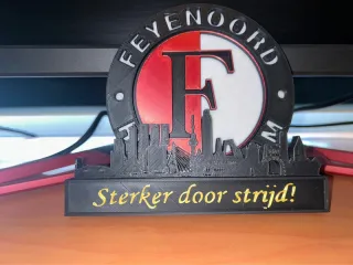 Eredivisie - Feyenoord sterker door strijd kleur