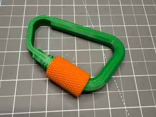 Carabiner with Threaded Lock