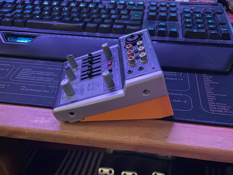 Behringer Xenyx 302USB 支架