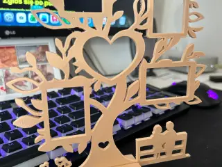Tree photo frame