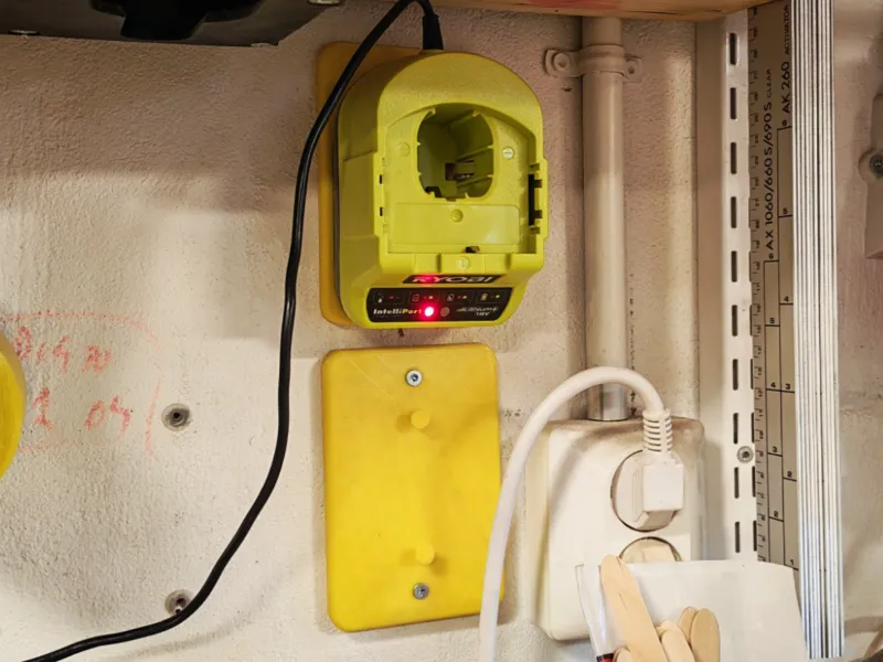 Ryobi Charger wallmount