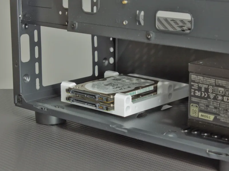 2x 2.5'' Drives to 3.5'' Drive Adapter