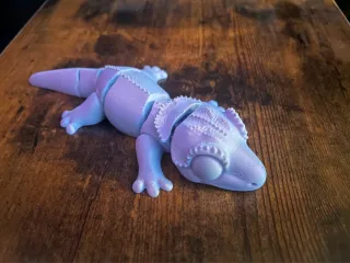 Cute Articulated Spiked Crested Gecko Lizard
