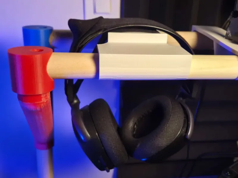 Headphone mount for MOMS