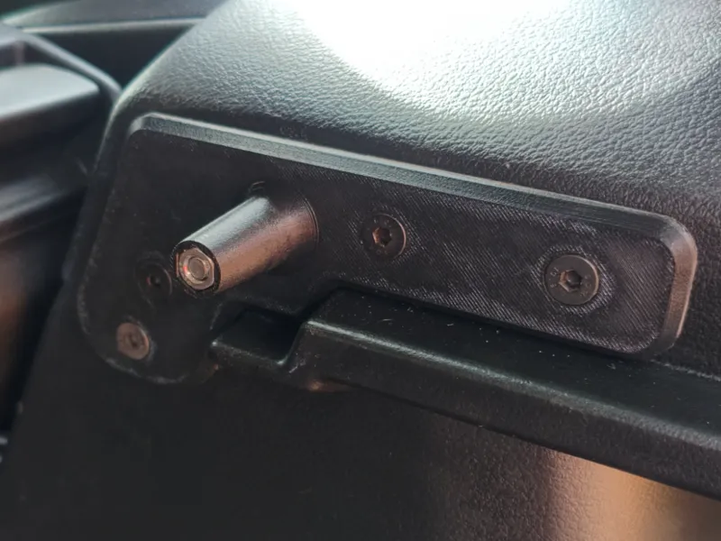 Ersatzscharnier für die Hutablage des Suzuki S-Cross