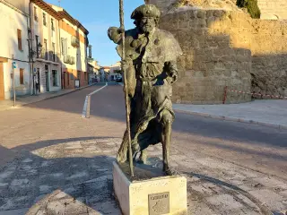 Camino Frances pilgrim statue at Carrión de los Condes