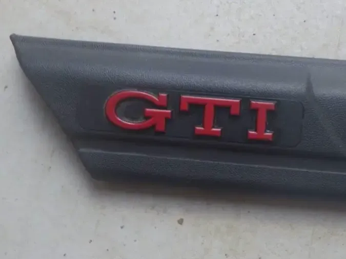 Emblème latéral  Golf 3 GTI