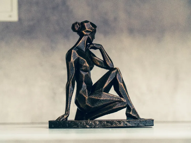 A Mulher - Escultura Facetada