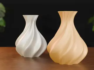 Elda Vase