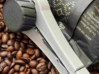 Coffee beans clip