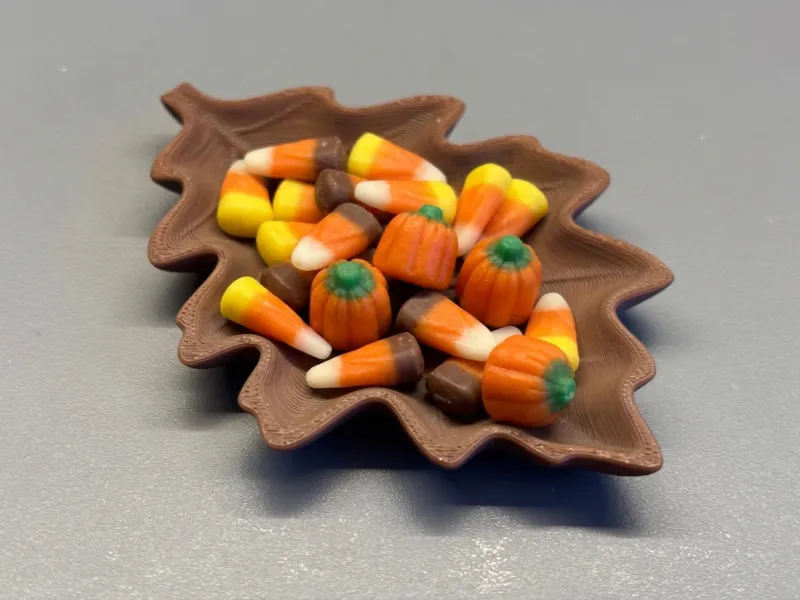 Oak Leaf Shaped Snack Tray