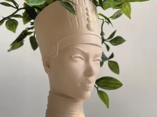 EGYPTIAN FLOWER POT / VASE