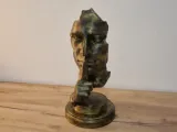 escultura de rostro masculino-0