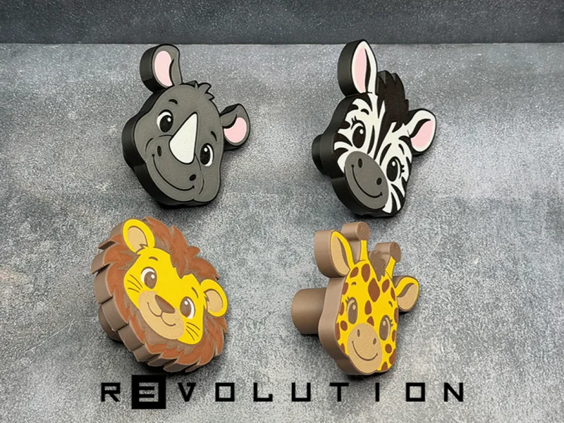 Maniglie per cassetti a forma di animali colorati / Ganci da parete