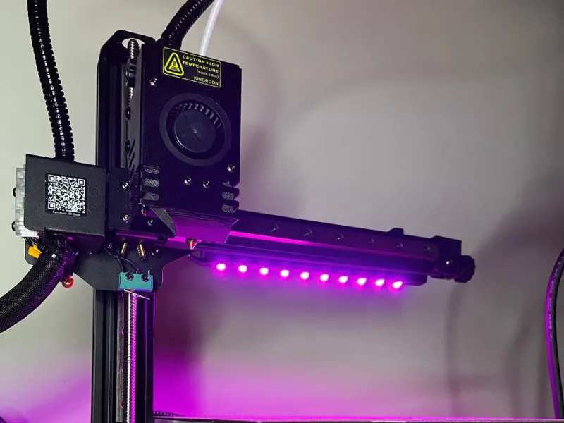 Kingroon KP3S Pro -- Barra LED Neopixel ajustable