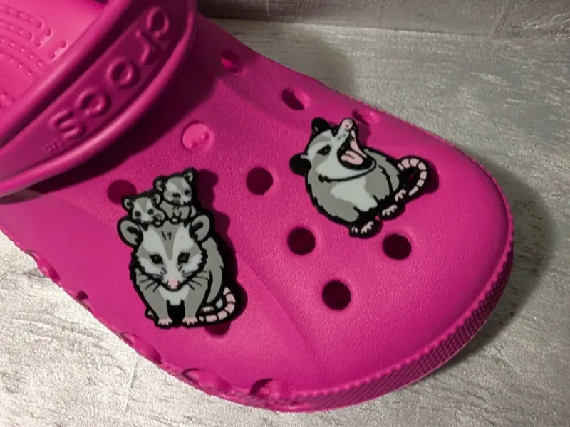 Шармы для Crocs «Мама и кричащий опоссум»