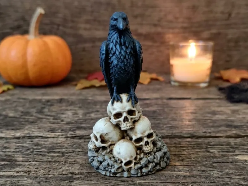 Raven on Skulls - Dark Fantasy Gothic Statue