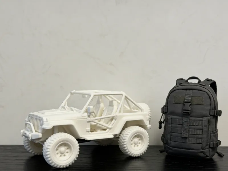 Offroader mit Rollkäfig