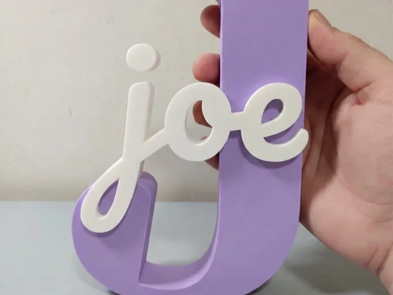 Initial J mit dem Namen Joe